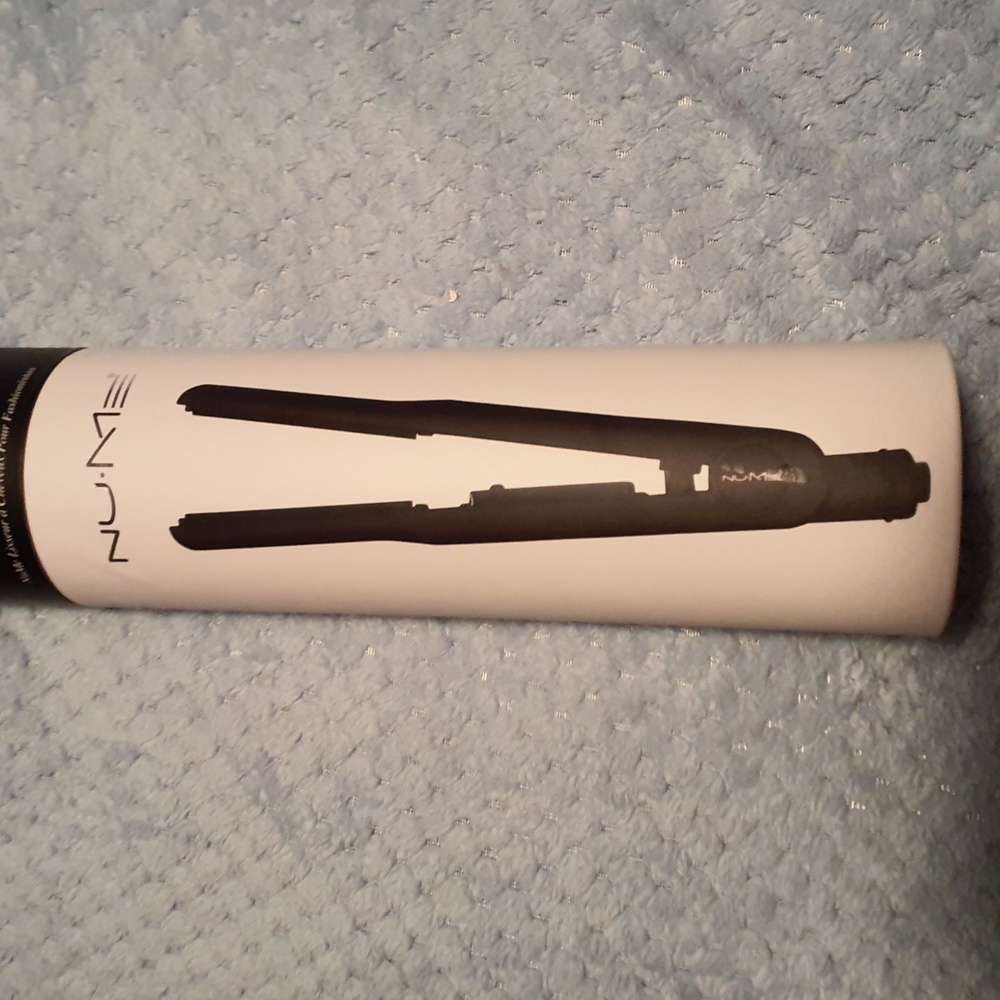 NuMe Fashionista Flat Iron